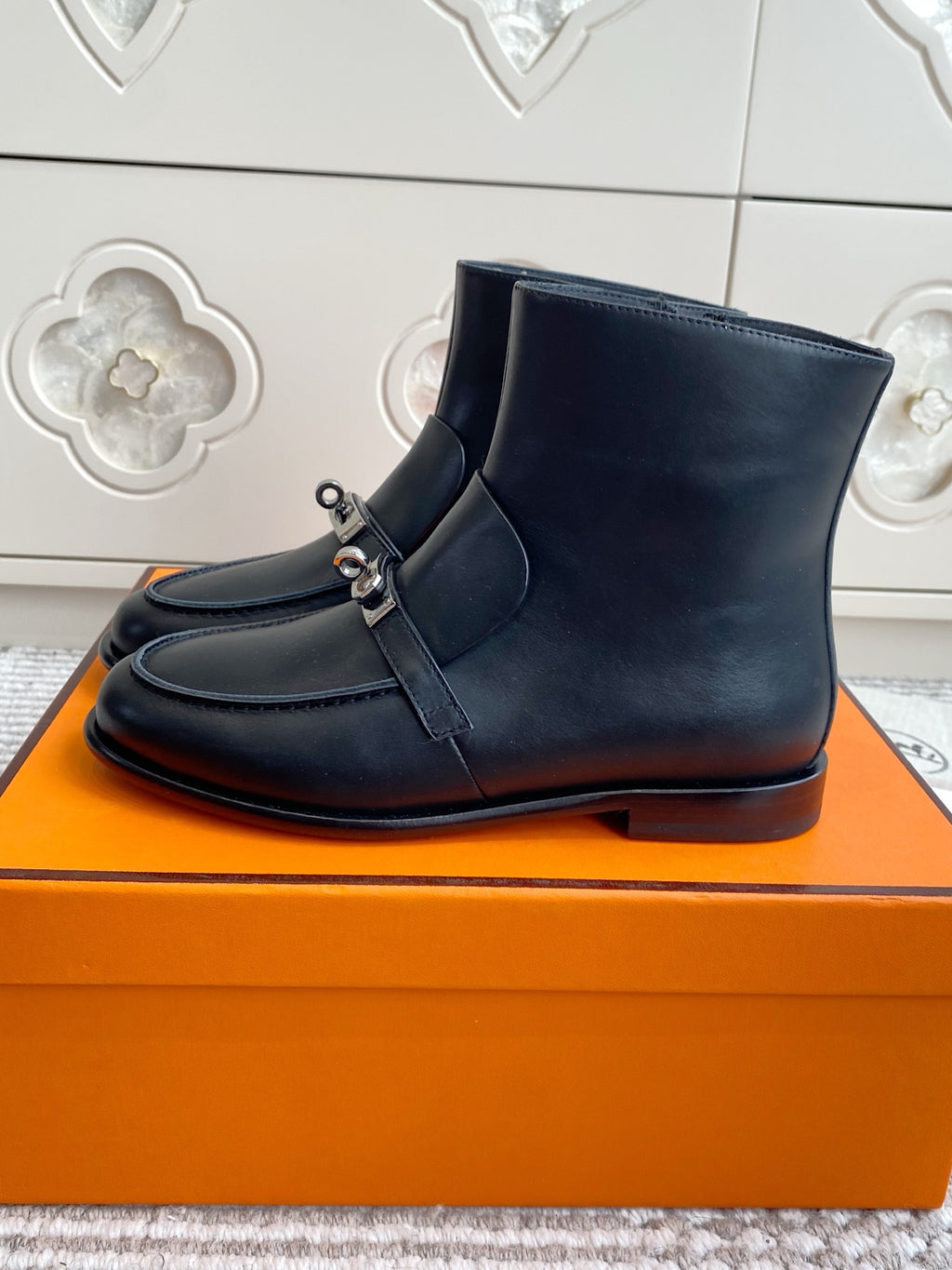 Kelly Buckle Short Leather Ankle Boots