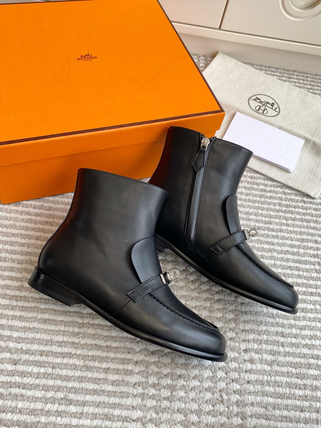 Kelly Buckle Short Leather Ankle Boots