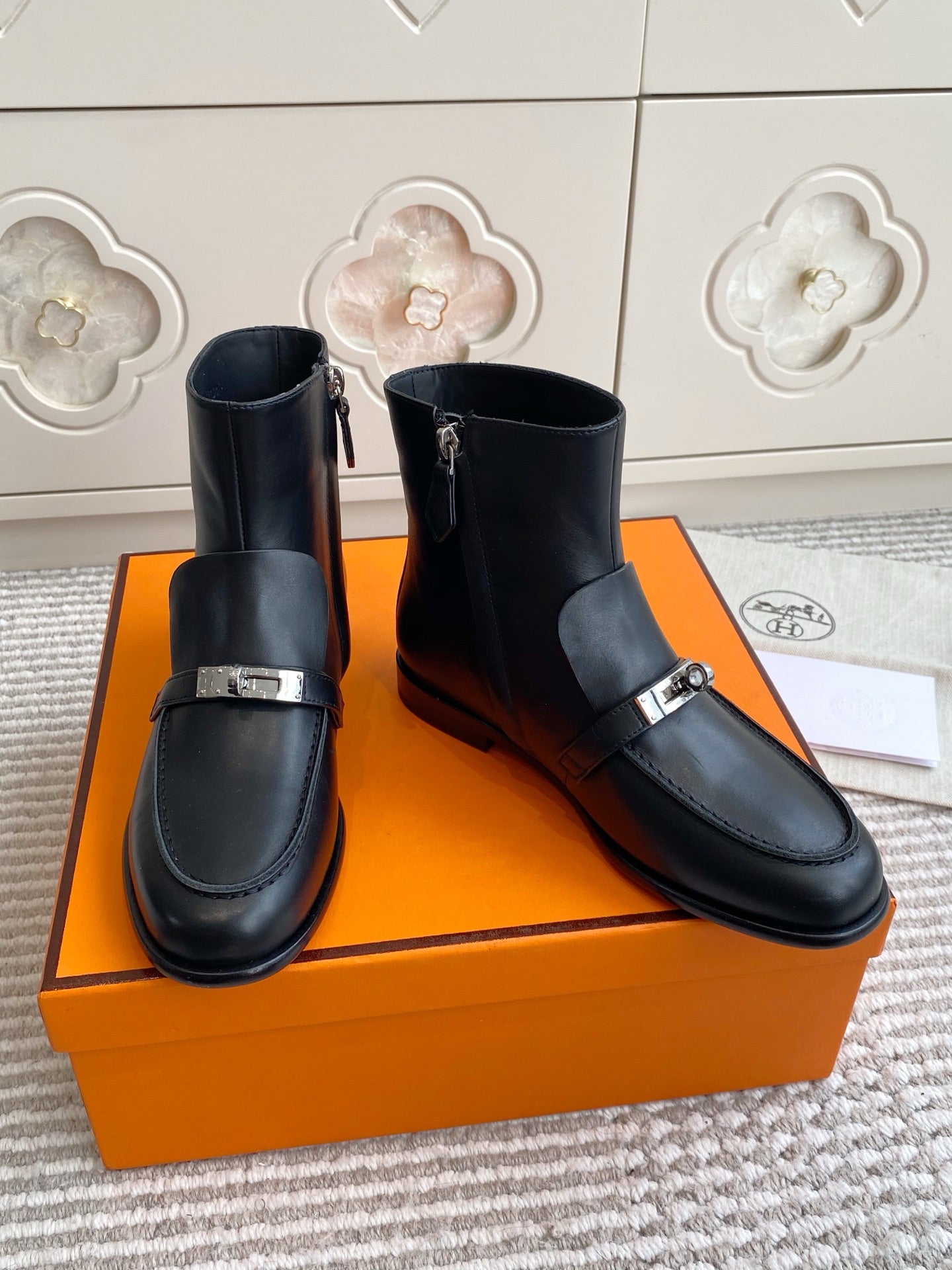 Kelly Buckle Short Leather Ankle Boots