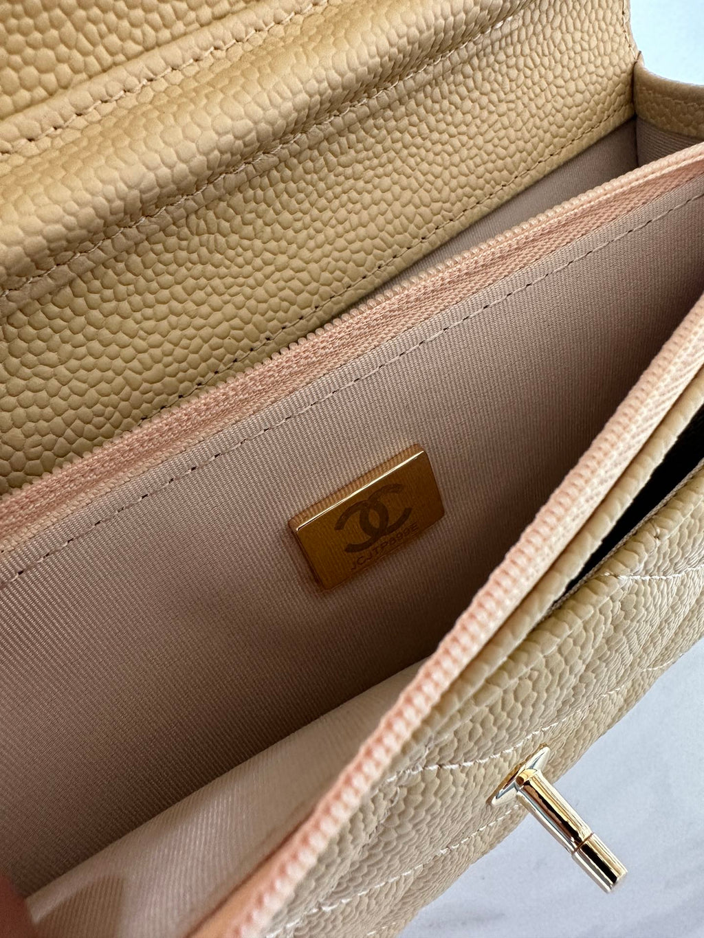 Quilted Classic Wallet on Chain