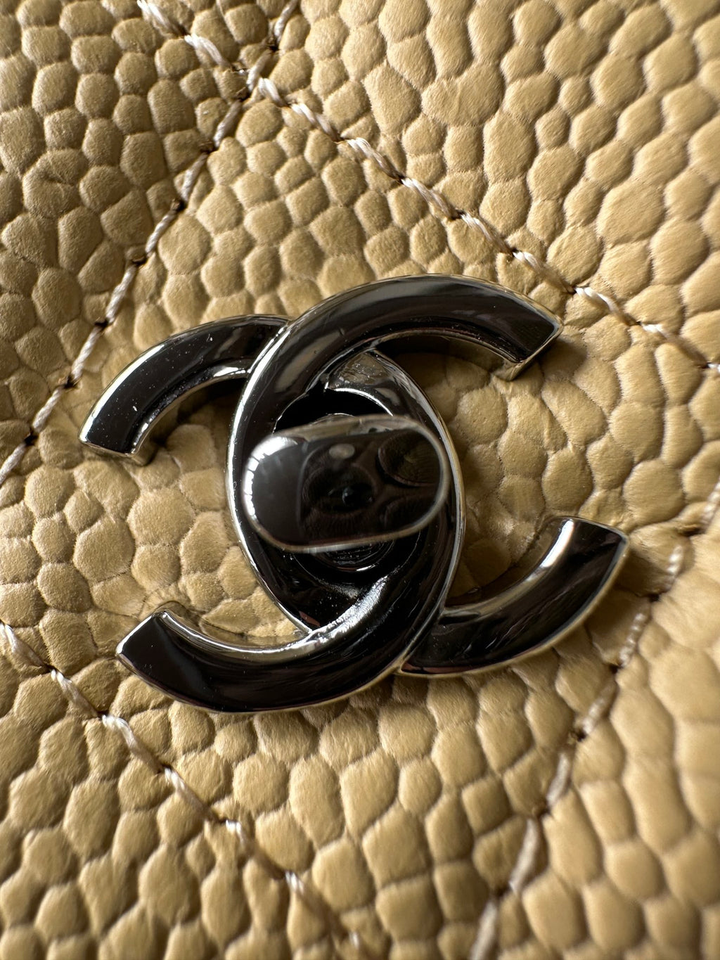 Quilted Classic Wallet on Chain