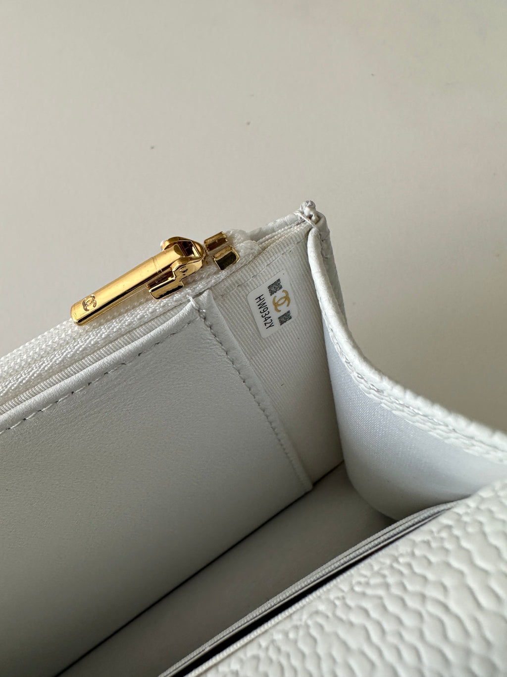 Quilted Classic Wallet on Chain