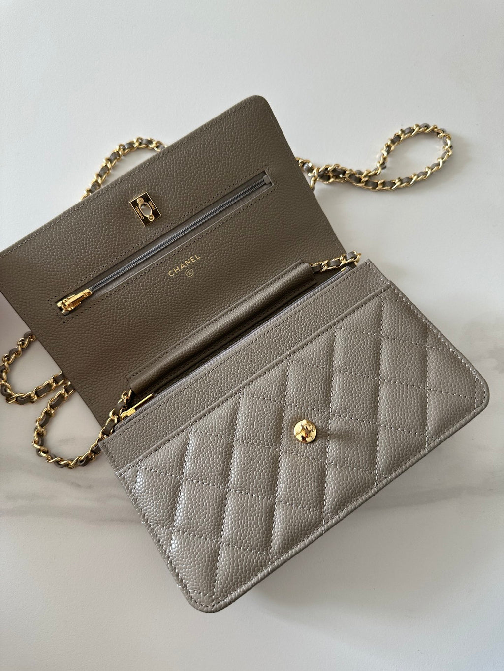 Quilted Classic Wallet on Chain