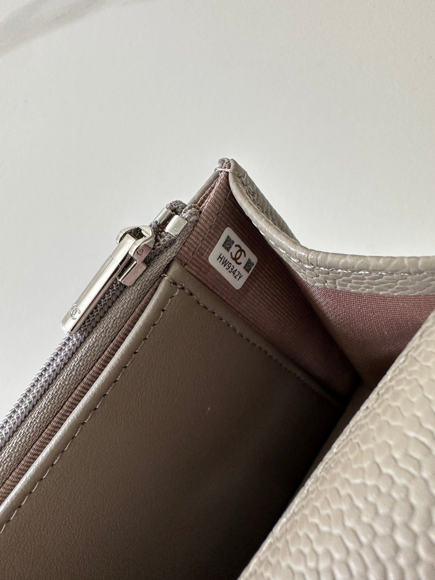 Quilted Classic Wallet on Chain