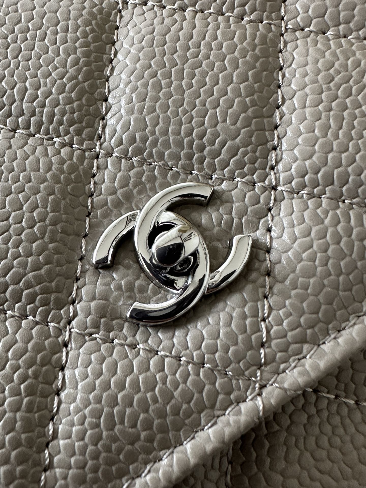 Quilted Classic Wallet on Chain