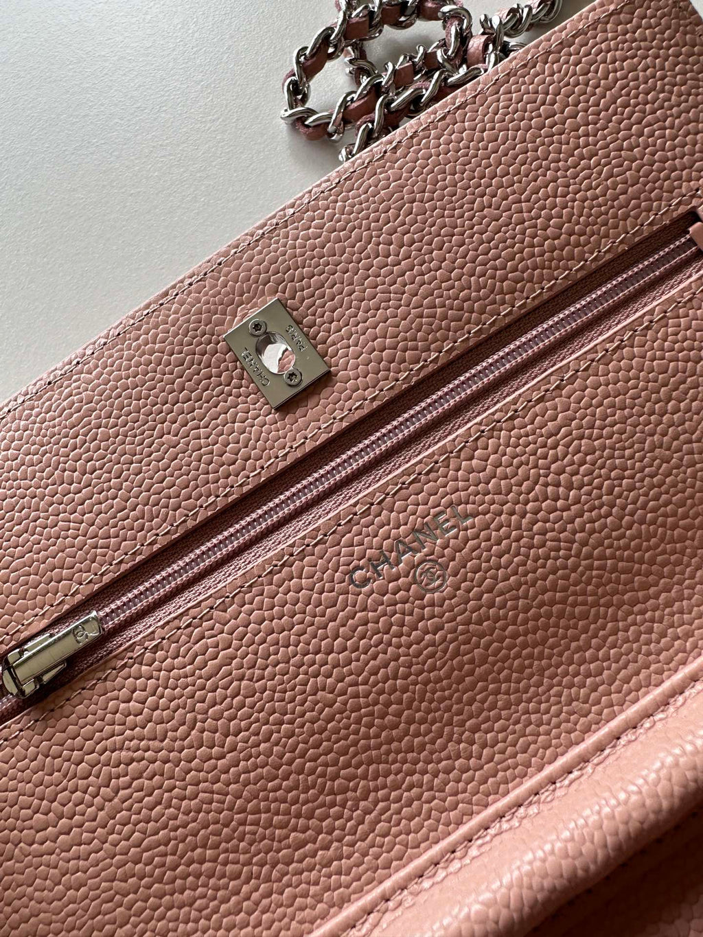 Quilted Classic Wallet on Chain