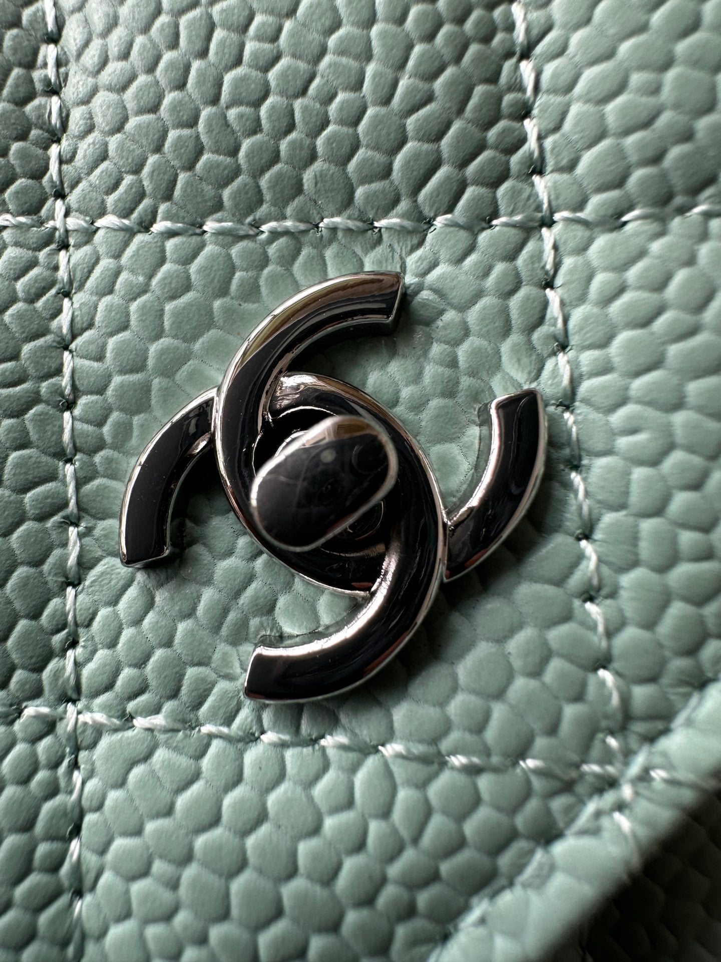 Quilted Classic Wallet on Chain