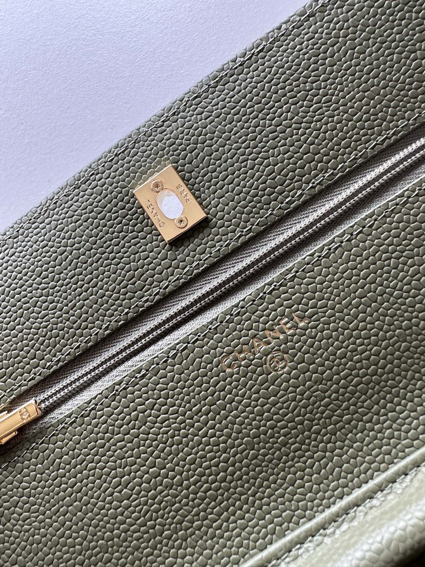 Quilted Classic Wallet on Chain