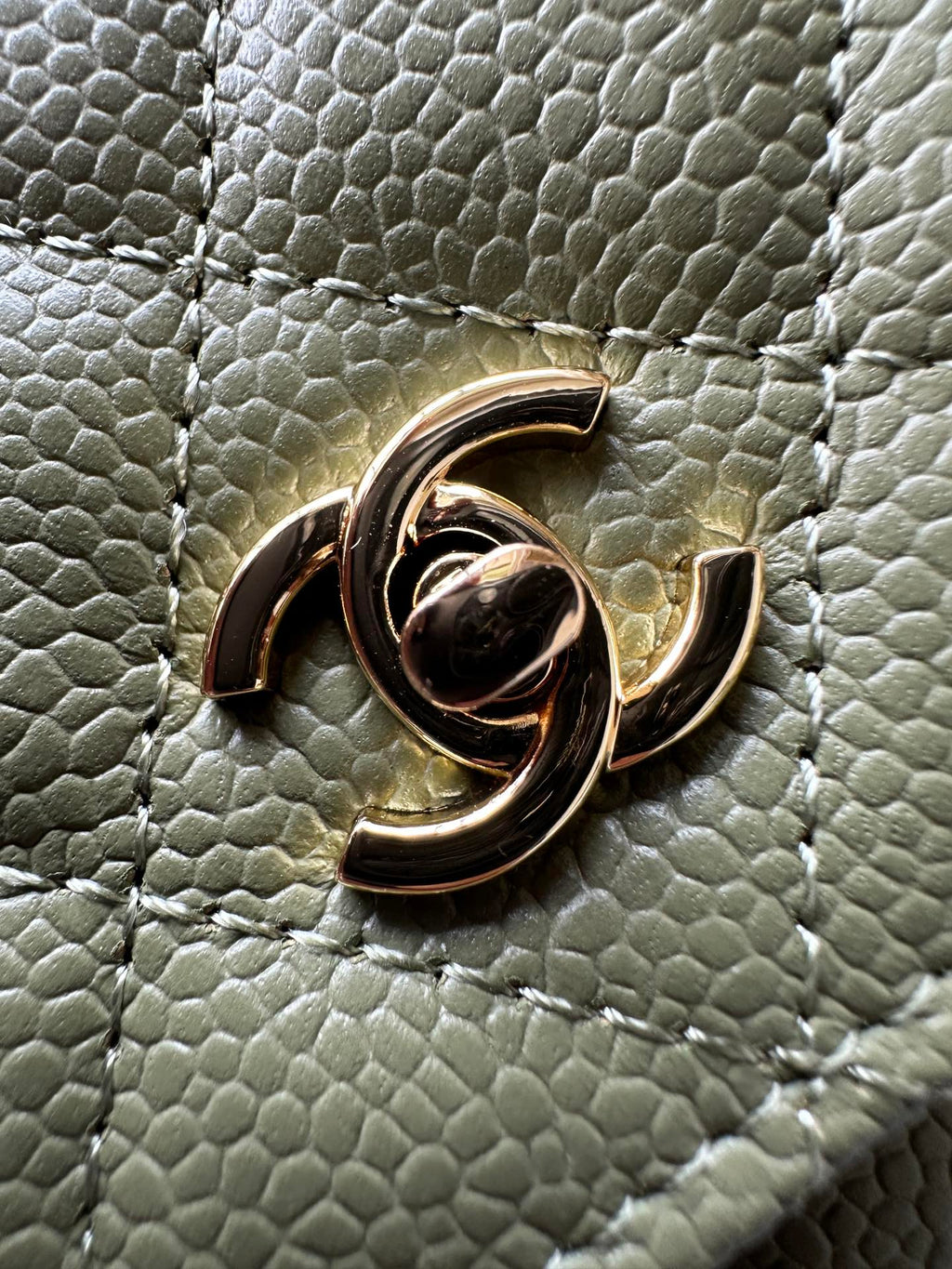 Quilted Classic Wallet on Chain