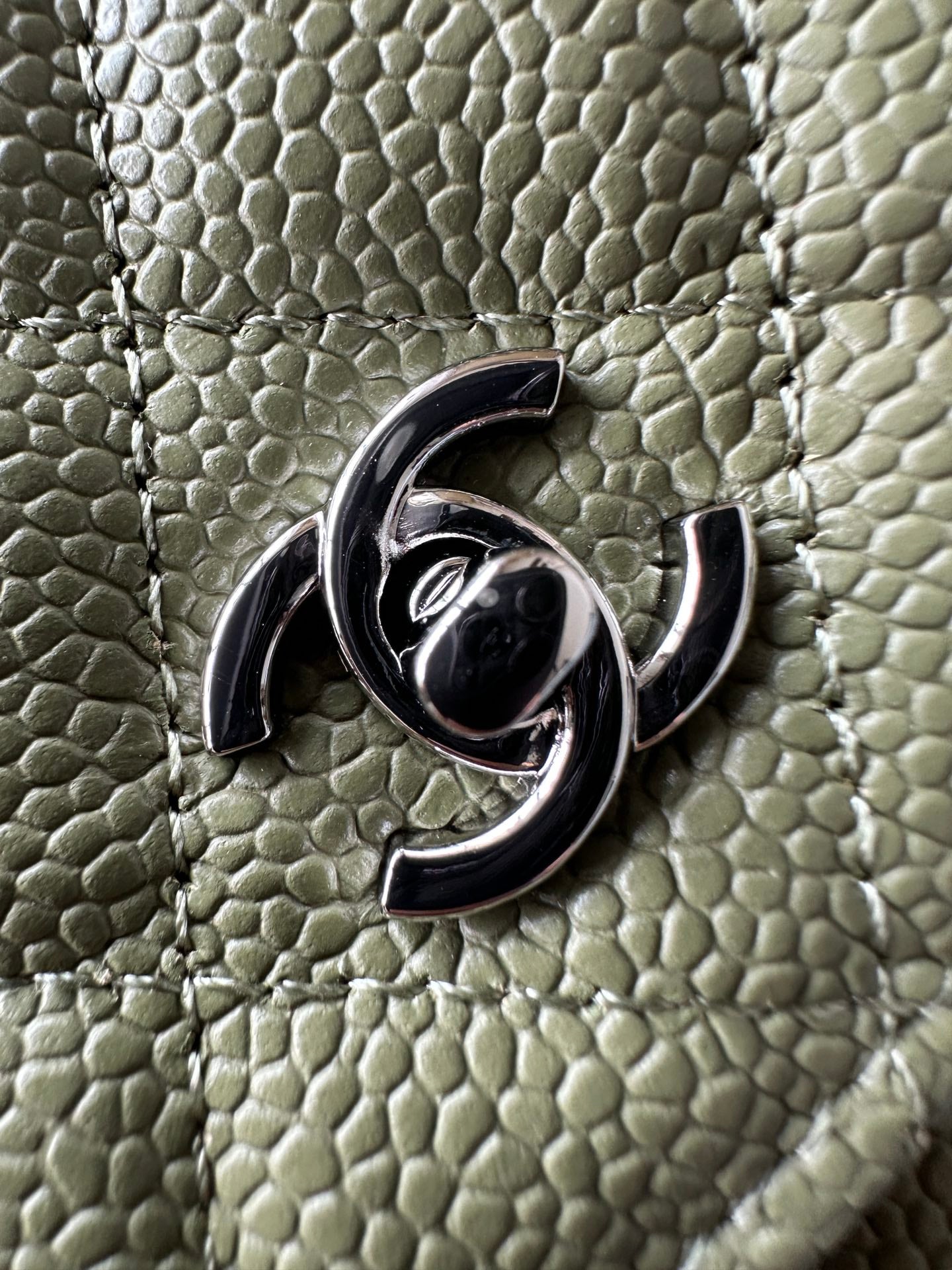 Quilted Classic Wallet on Chain