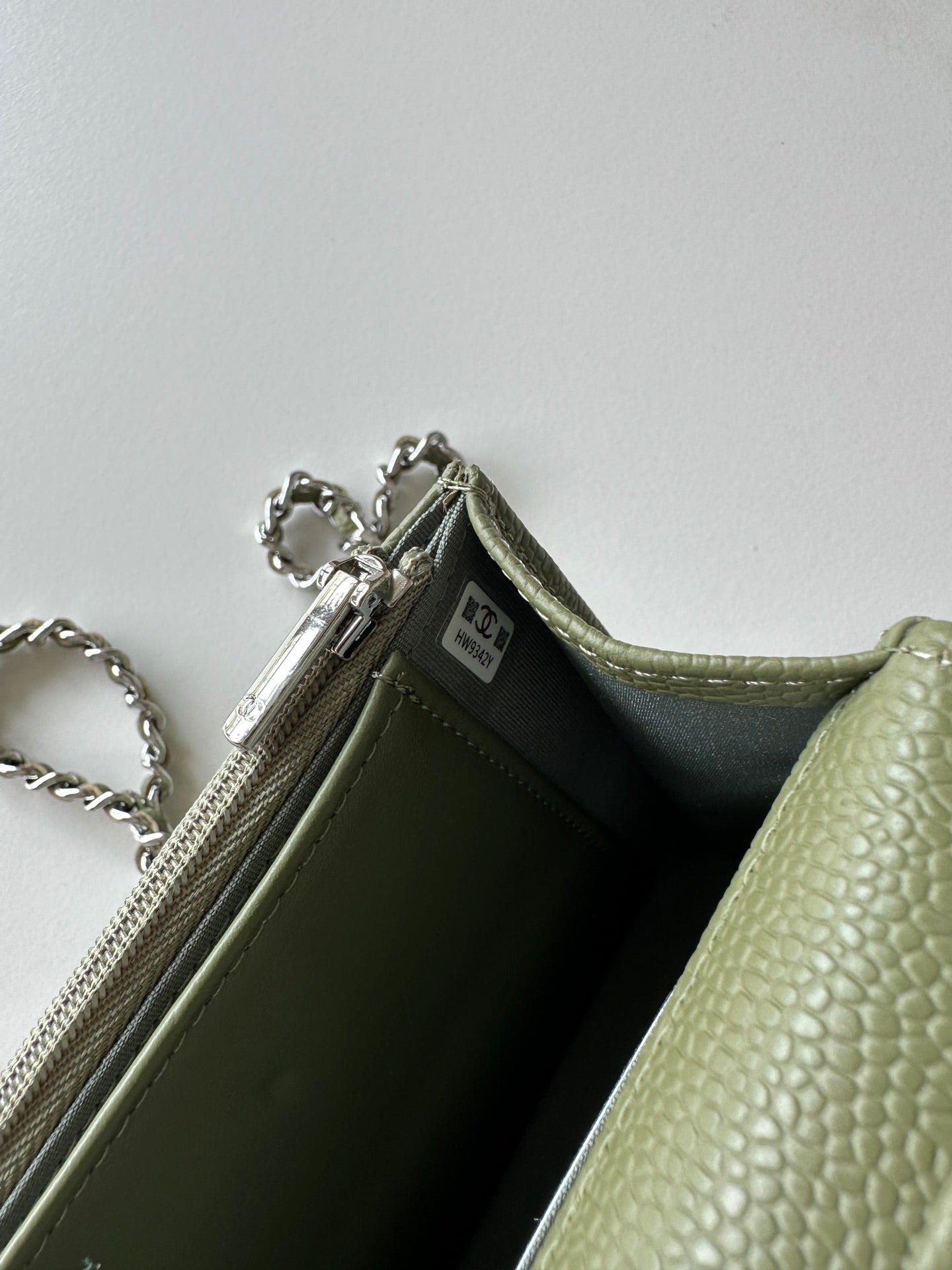 Quilted Classic Wallet on Chain