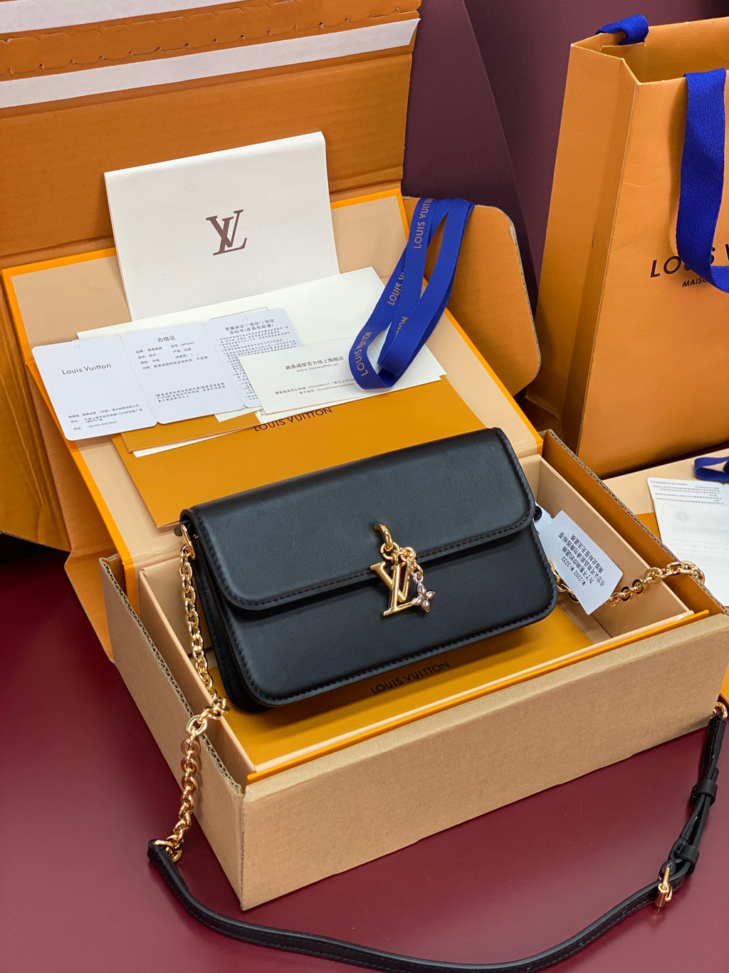 Wallet On Chain – LV Bloom Collection