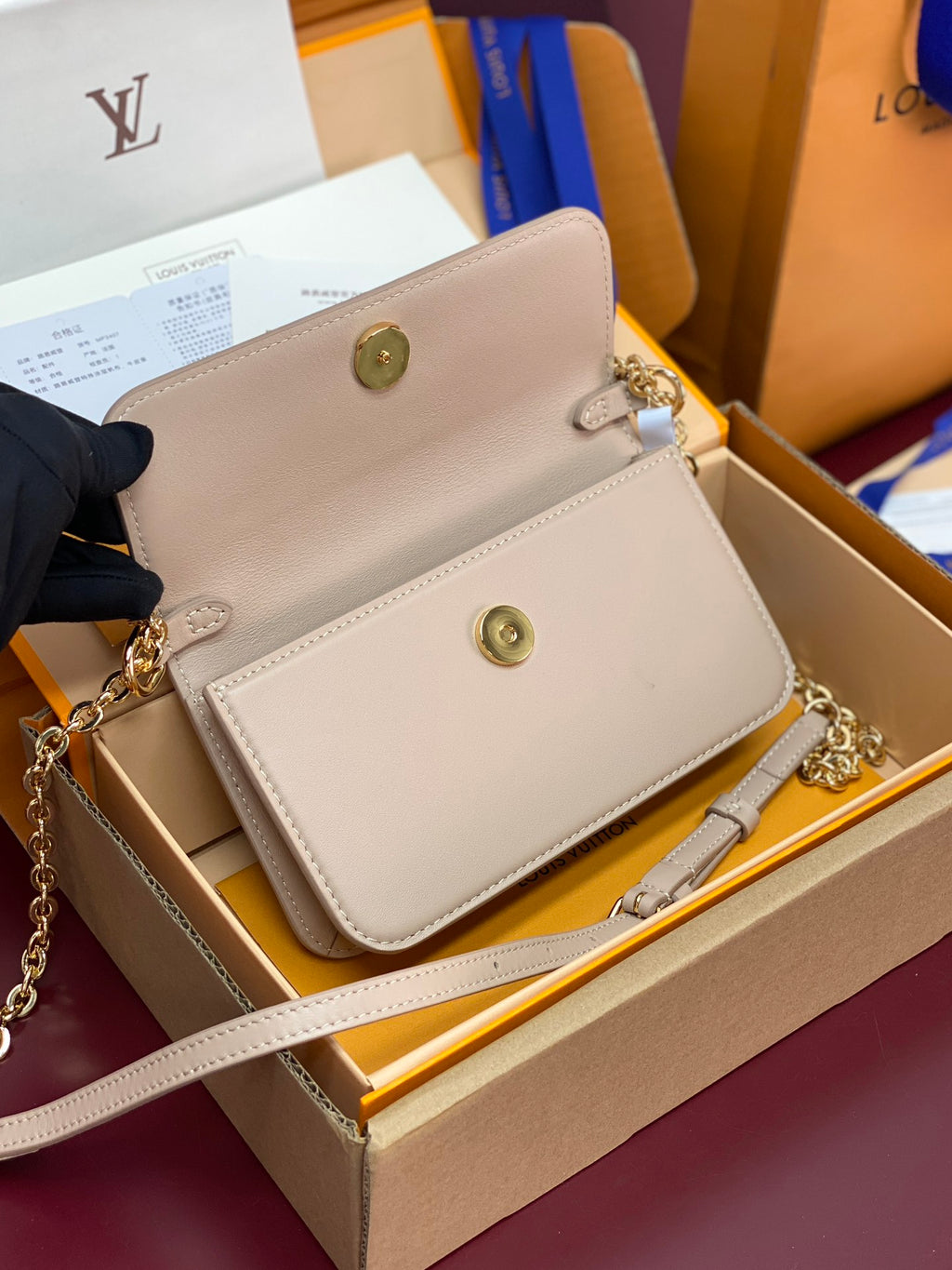 Wallet On Chain – LV Bloom Collection