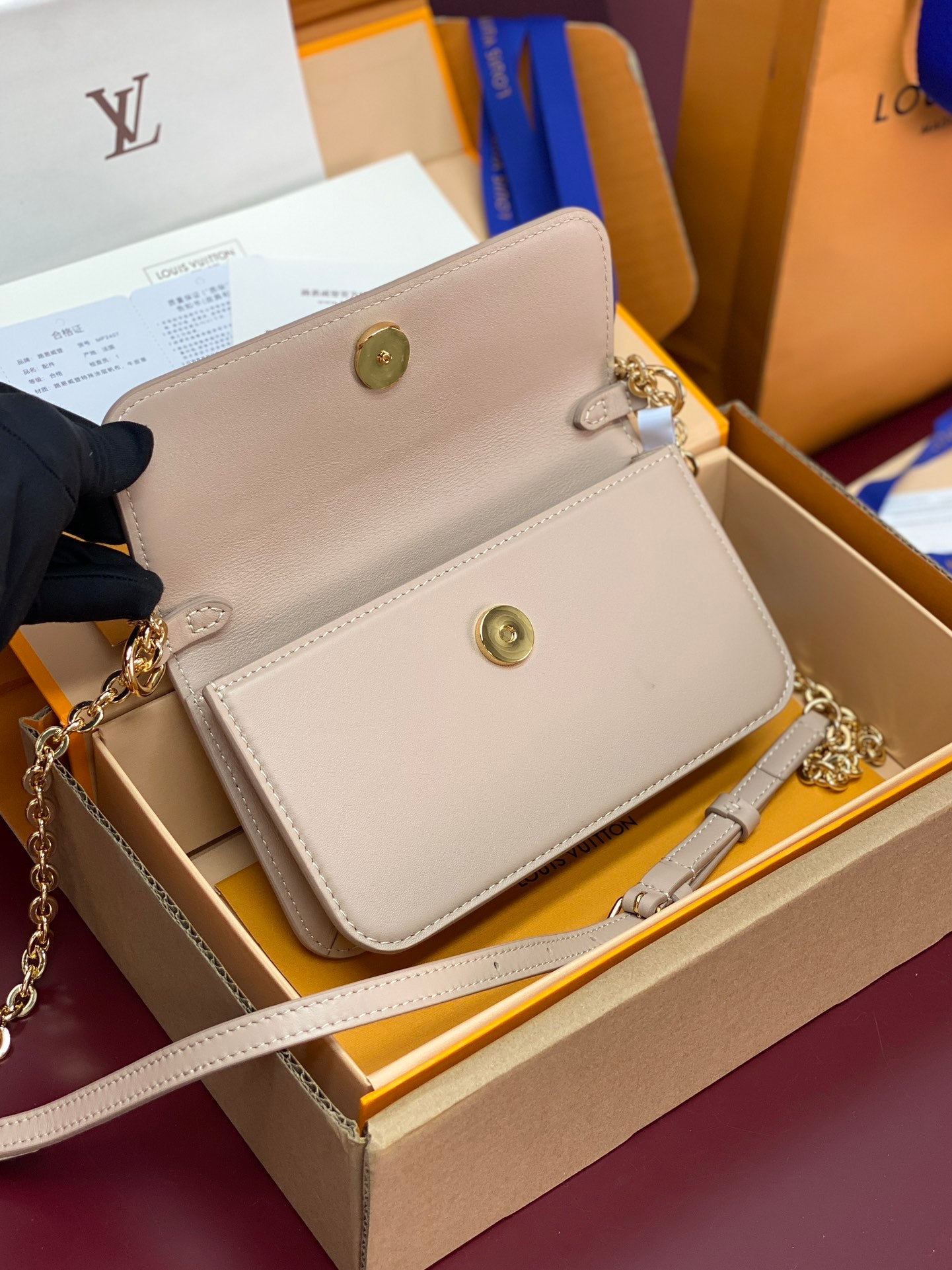 Wallet On Chain – LV Bloom Collection