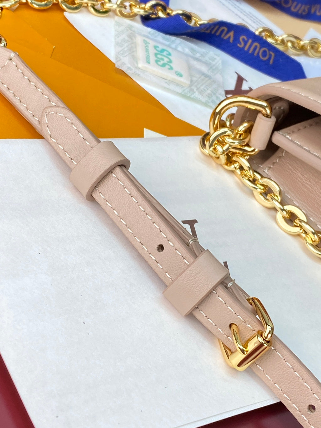 Wallet On Chain – LV Bloom Collection