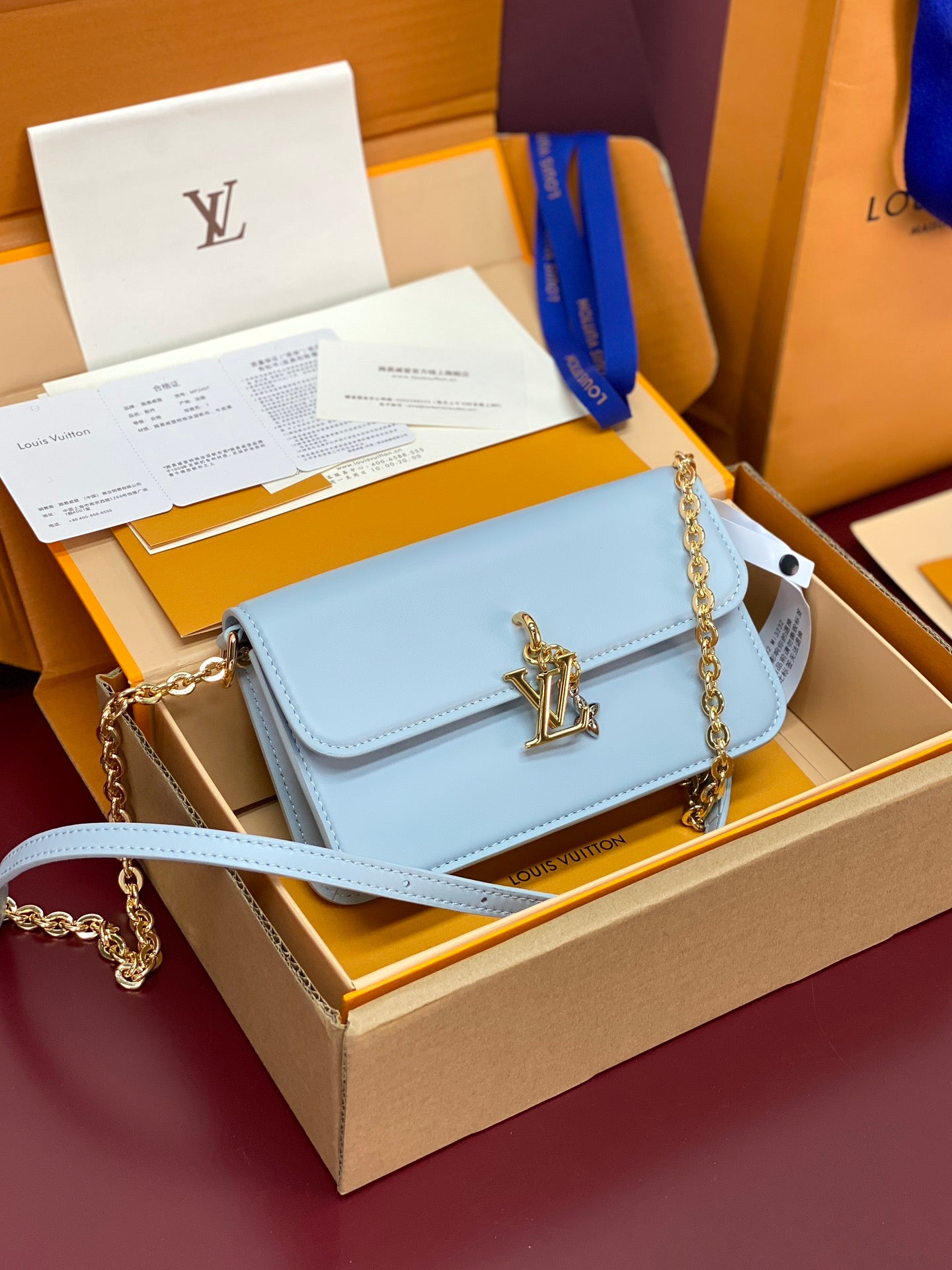 Wallet On Chain – LV Bloom Collection