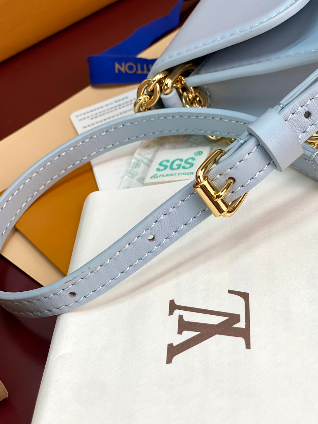 Wallet On Chain – LV Bloom Collection