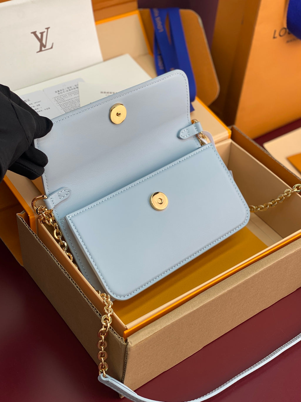 Wallet On Chain – LV Bloom Collection