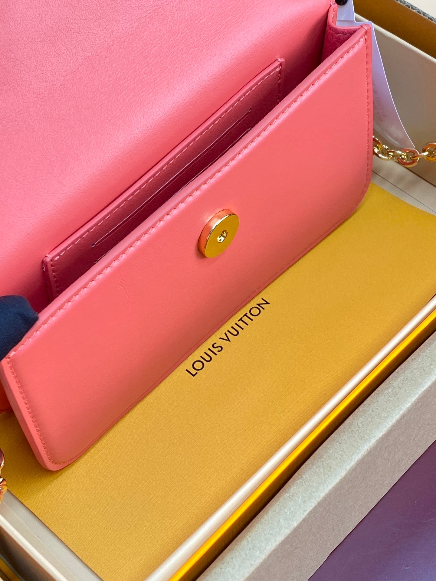 Wallet On Chain – LV Bloom Collection