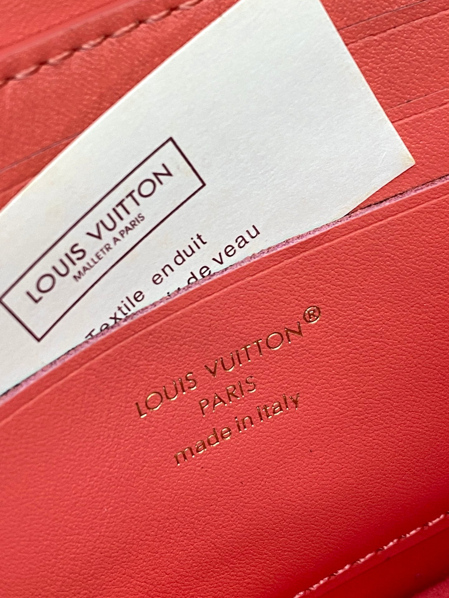 Wallet On Chain – LV Bloom Collection