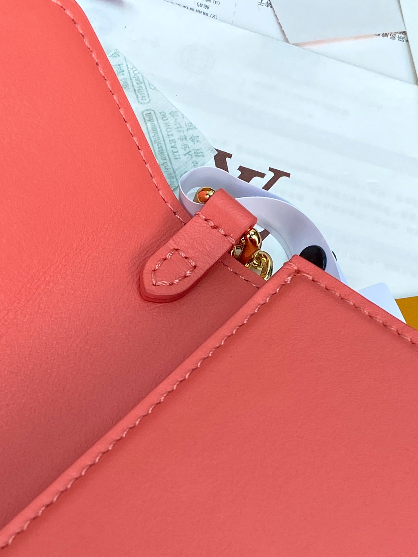 Wallet On Chain – LV Bloom Collection