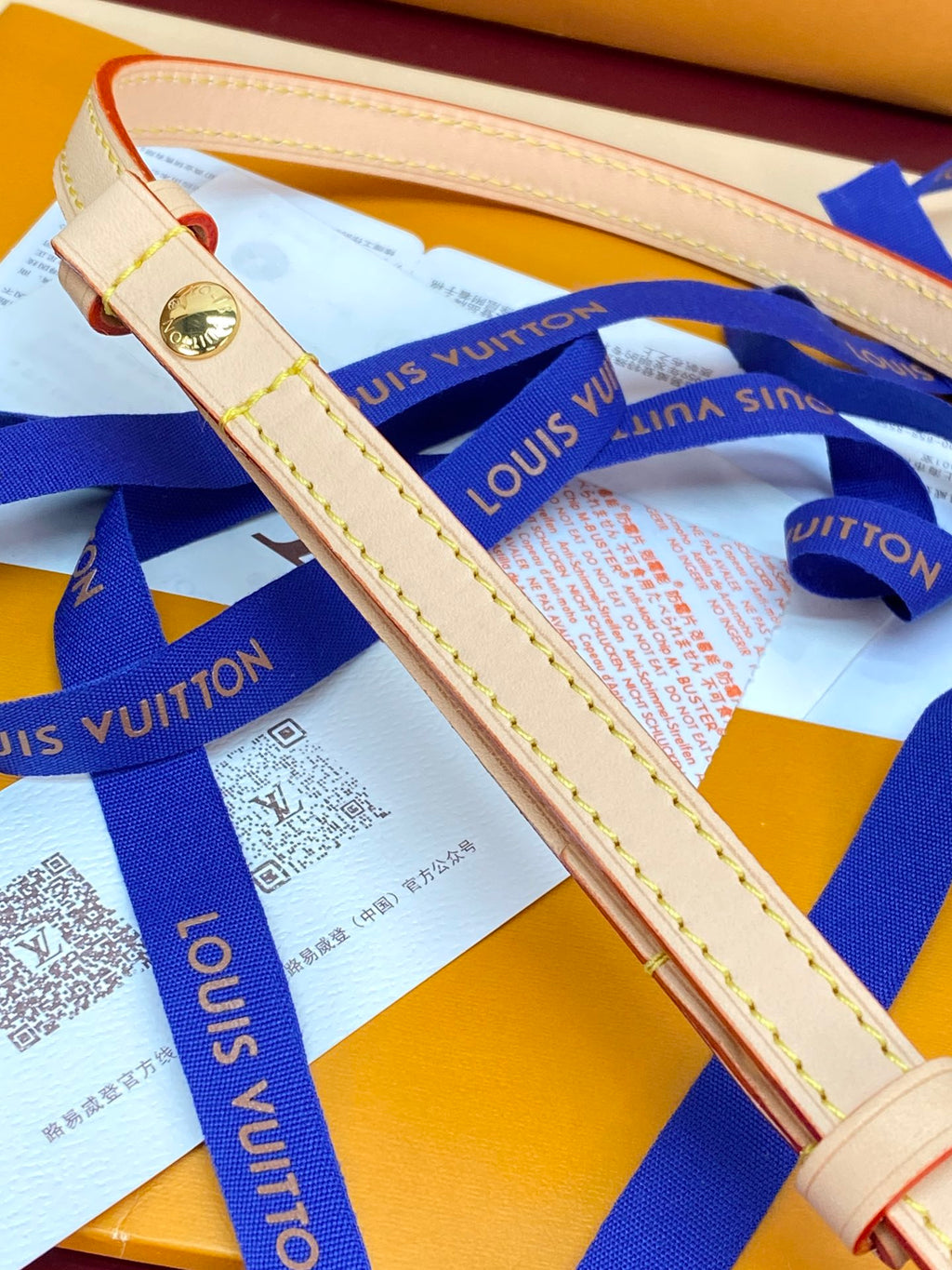 Wallet On Chain Ivy – Monogram Canvas with Cherry Print