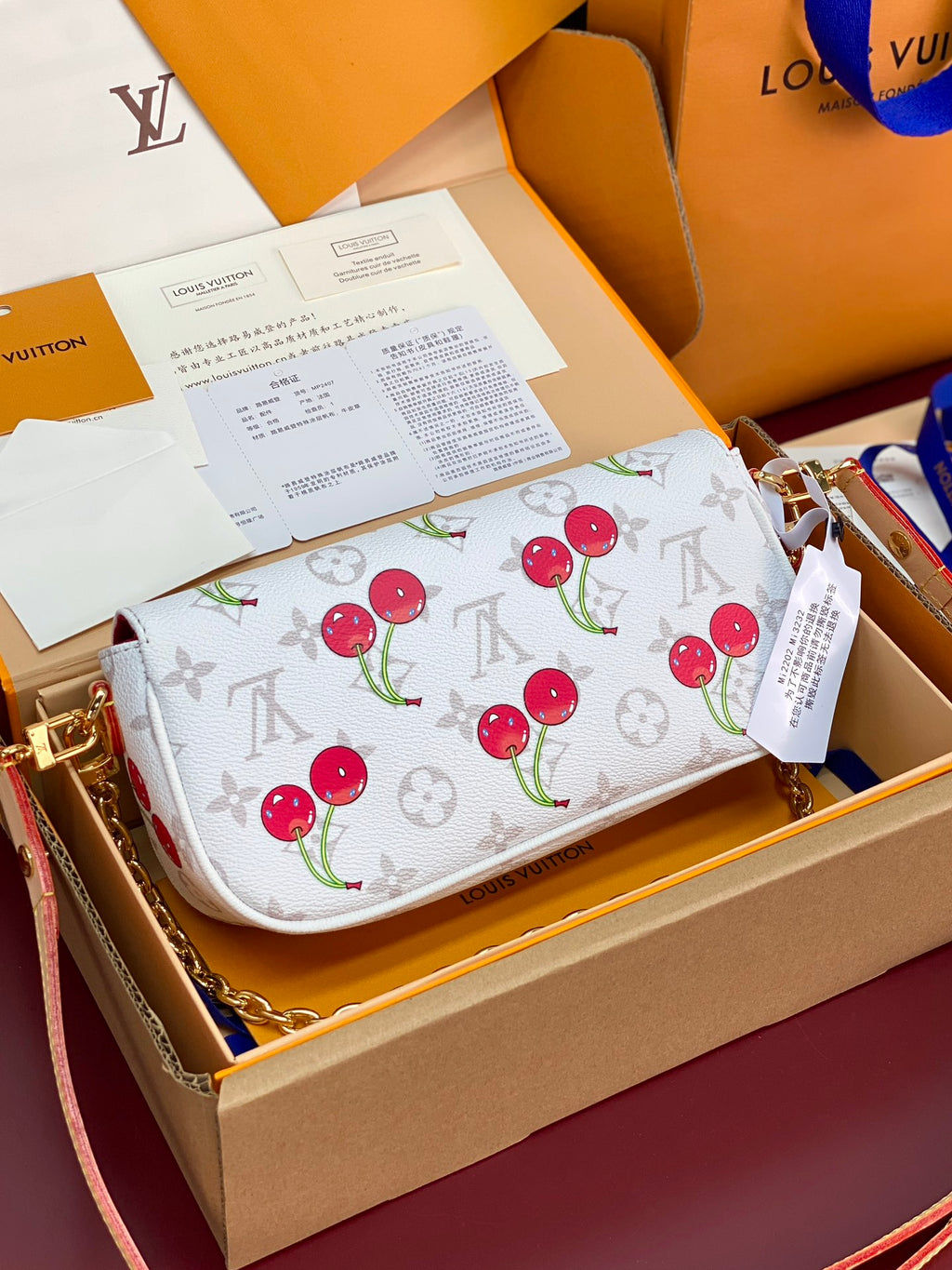 Wallet On Chain Ivy – Monogram Canvas with Cherry Print