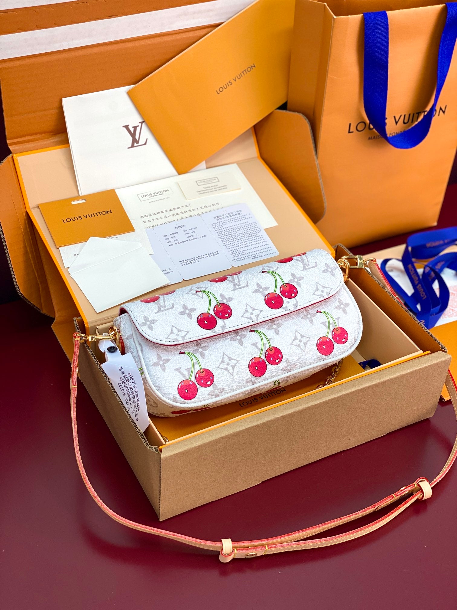 Wallet On Chain Ivy – Monogram Canvas with Cherry Print