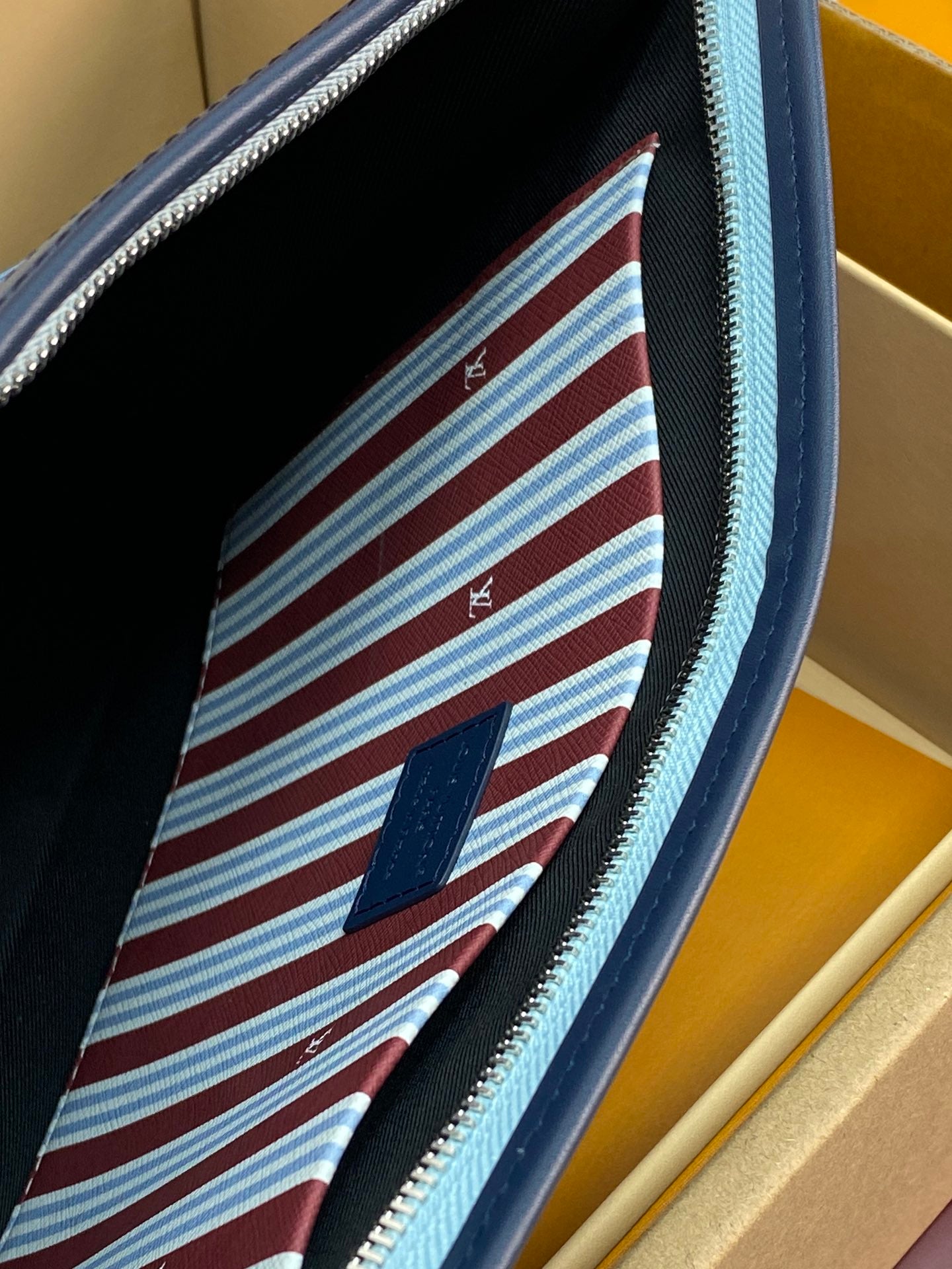 Pochette Voyage – Monogram Heritage Canvas