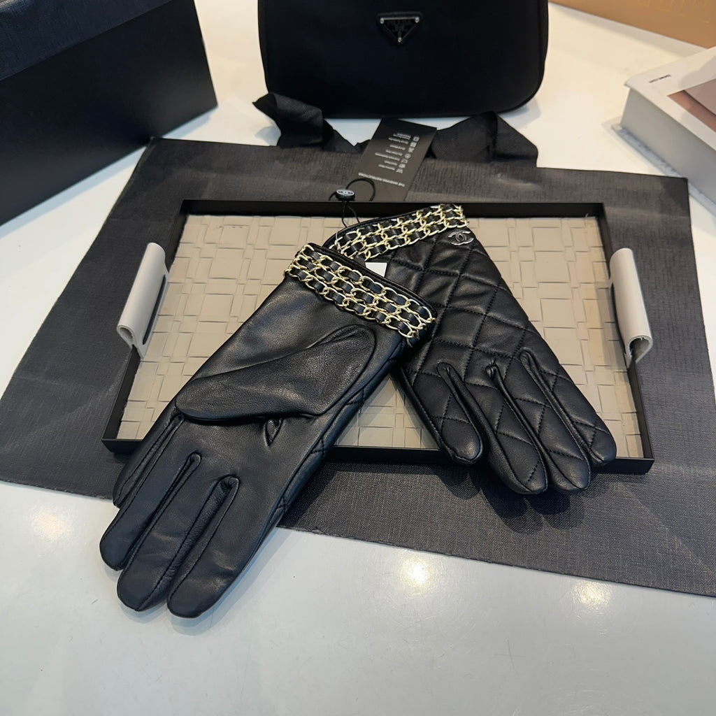 Quilted Leather Chain Detail Gloves