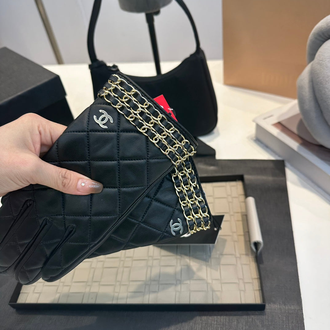 Quilted Leather Chain Detail Gloves