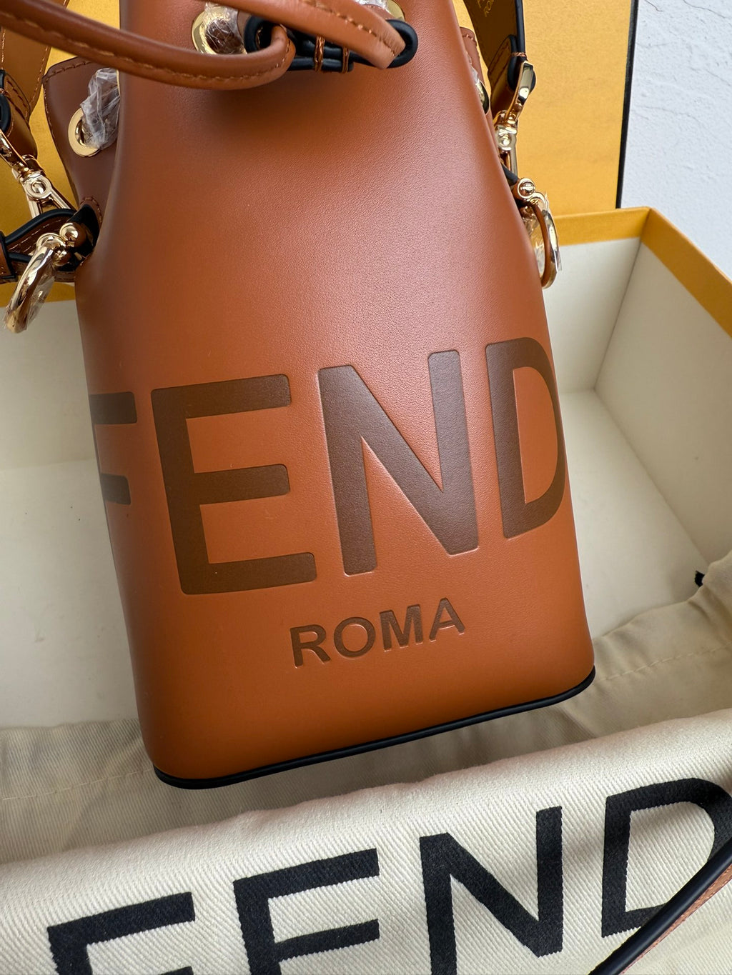 Mon Tresor Bucket Bag