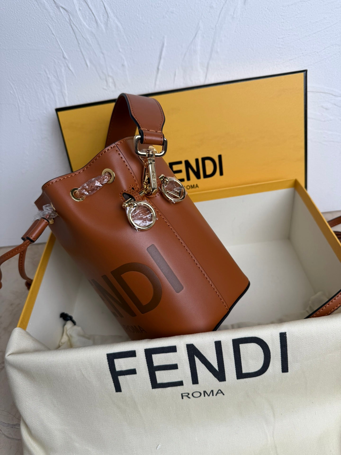 Mon Tresor Bucket Bag