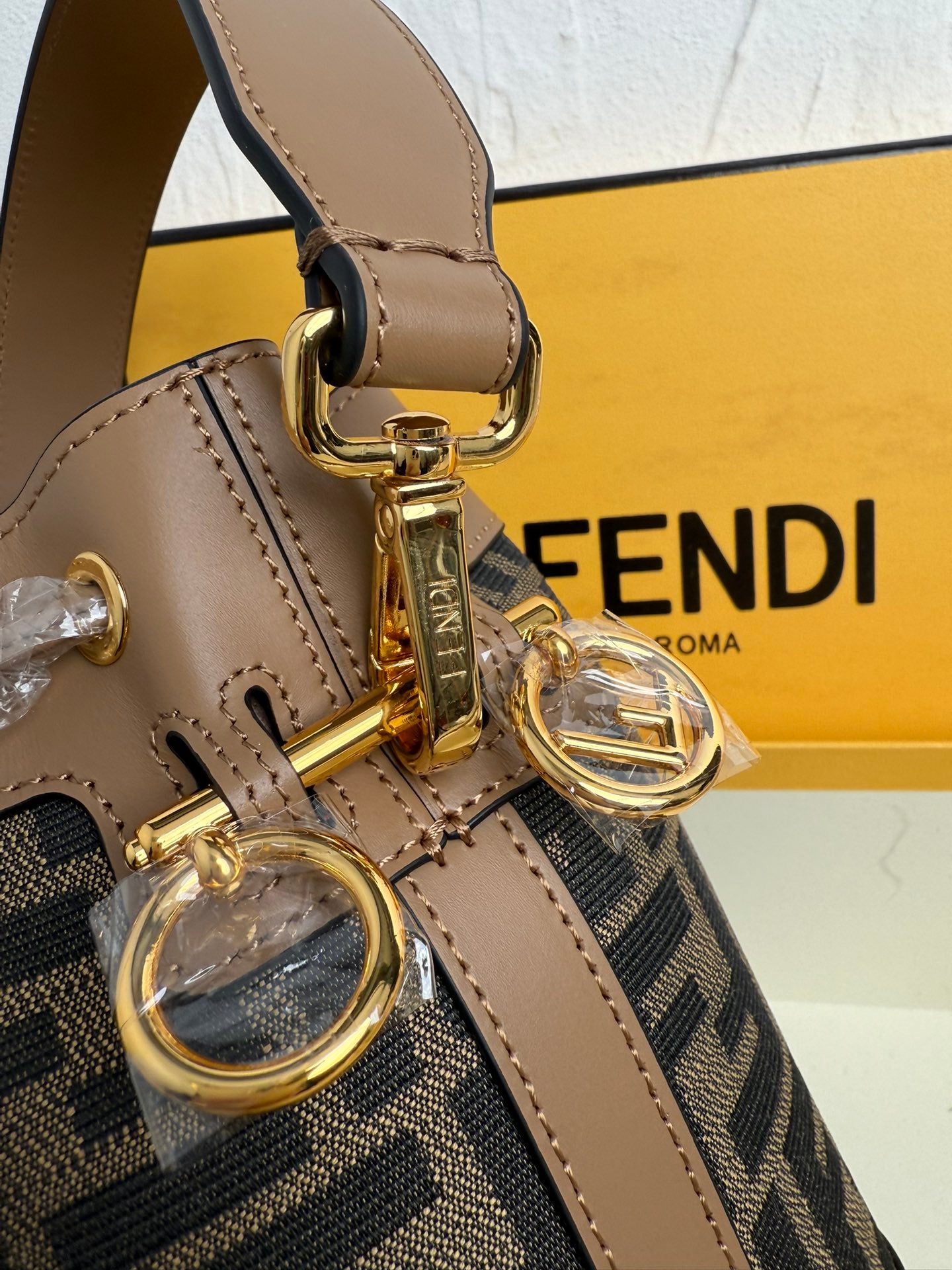 Mon Tresor Bucket Bag