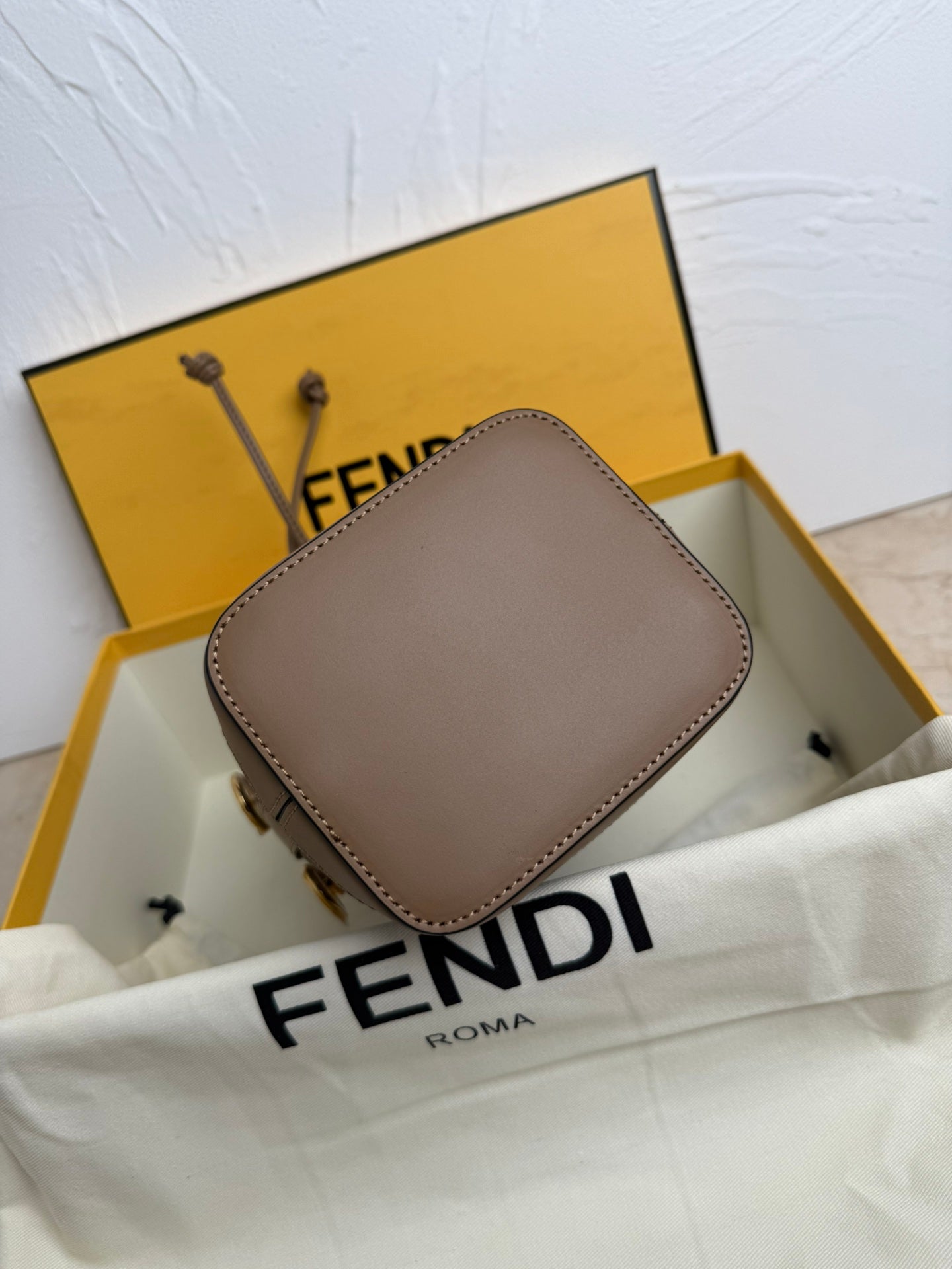 Mon Tresor Bucket Bag