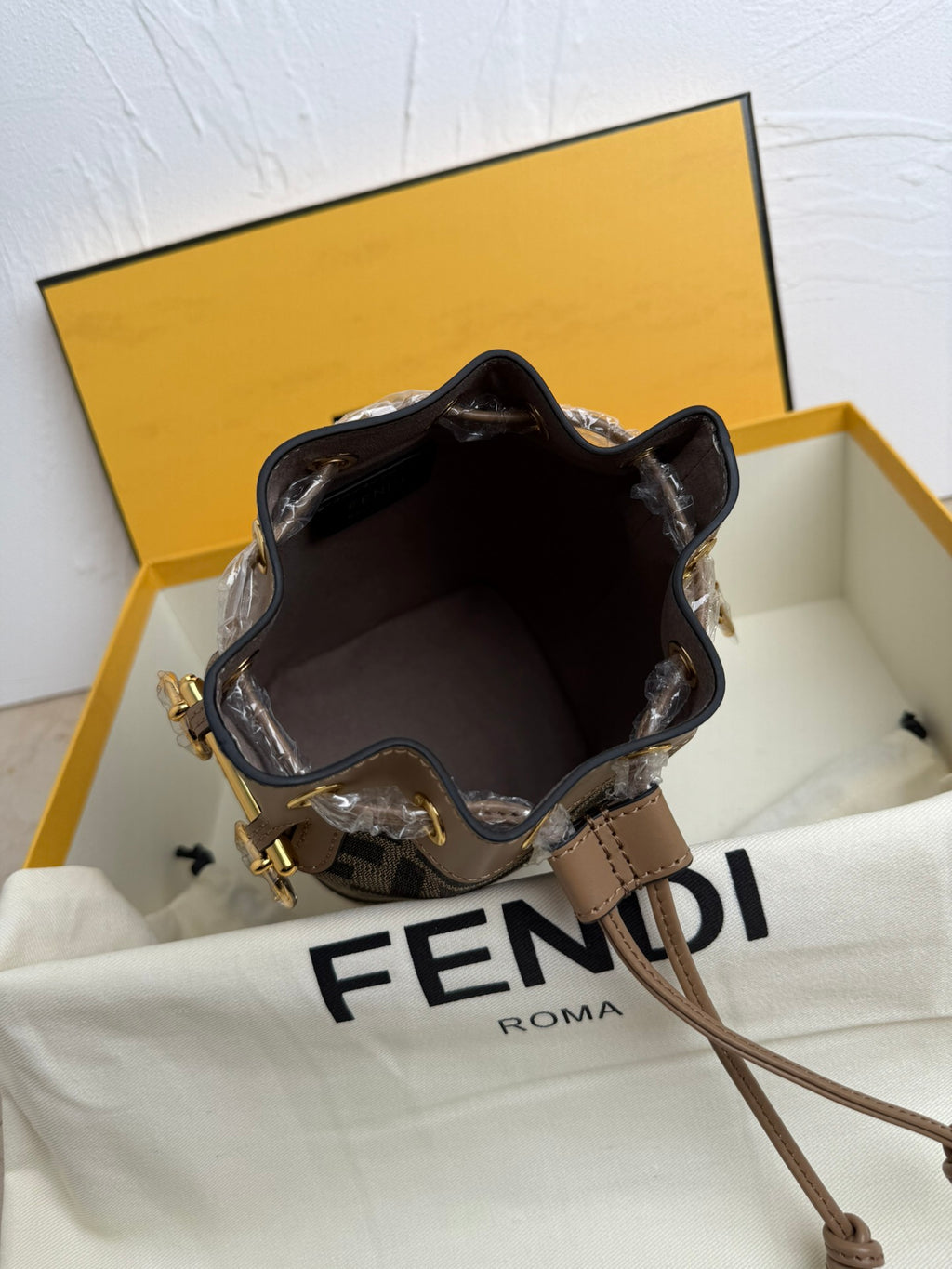 Mon Tresor Bucket Bag