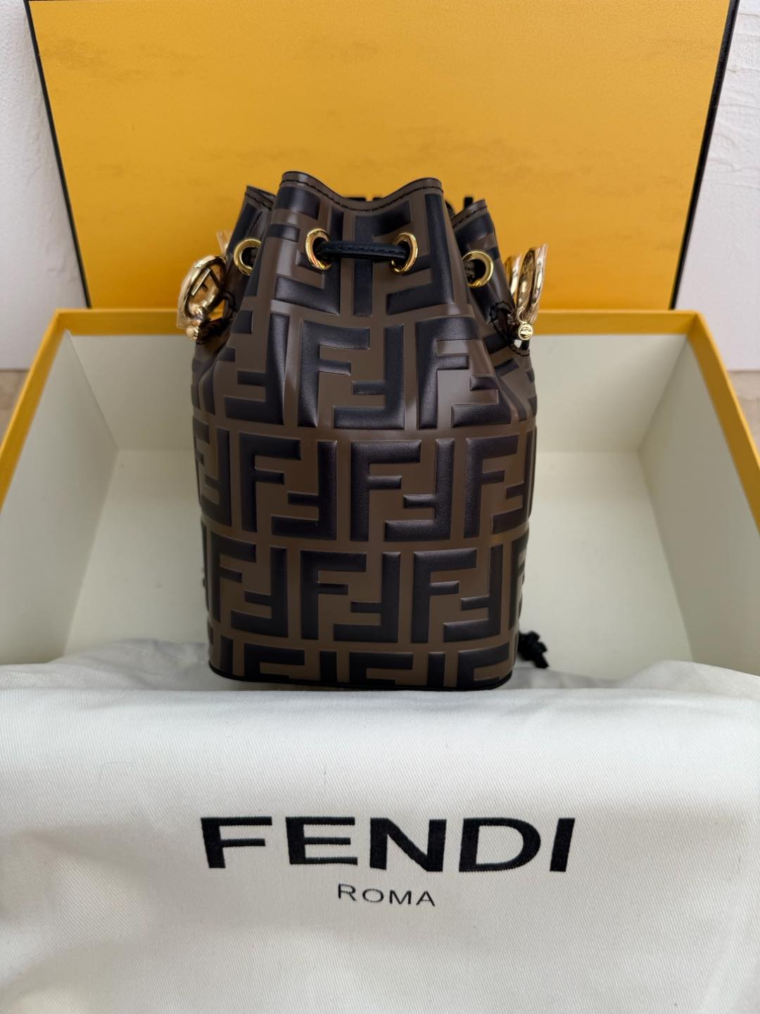 Mon Tresor Bucket Bag