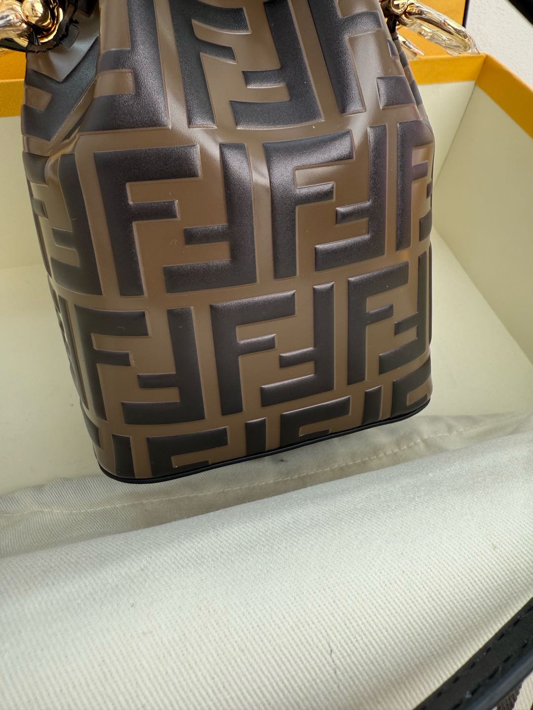 Mon Tresor Bucket Bag