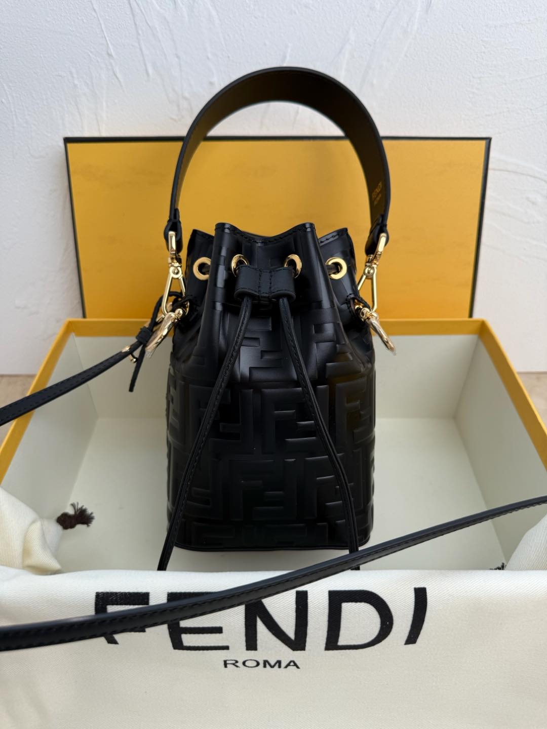 Mon Tresor Bucket Bag