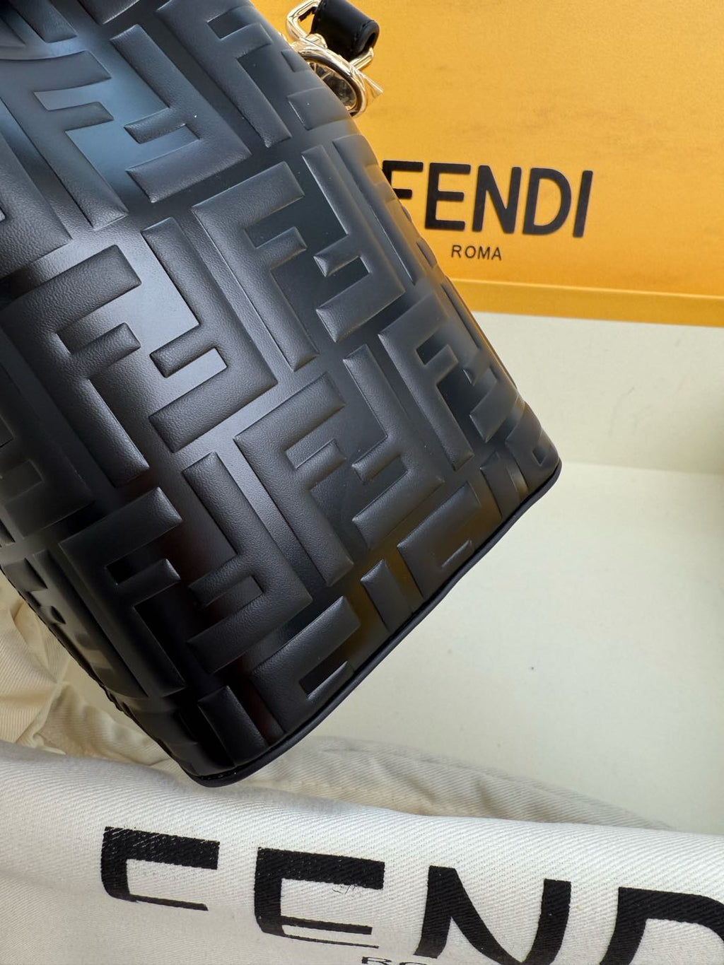 Mon Tresor Bucket Bag