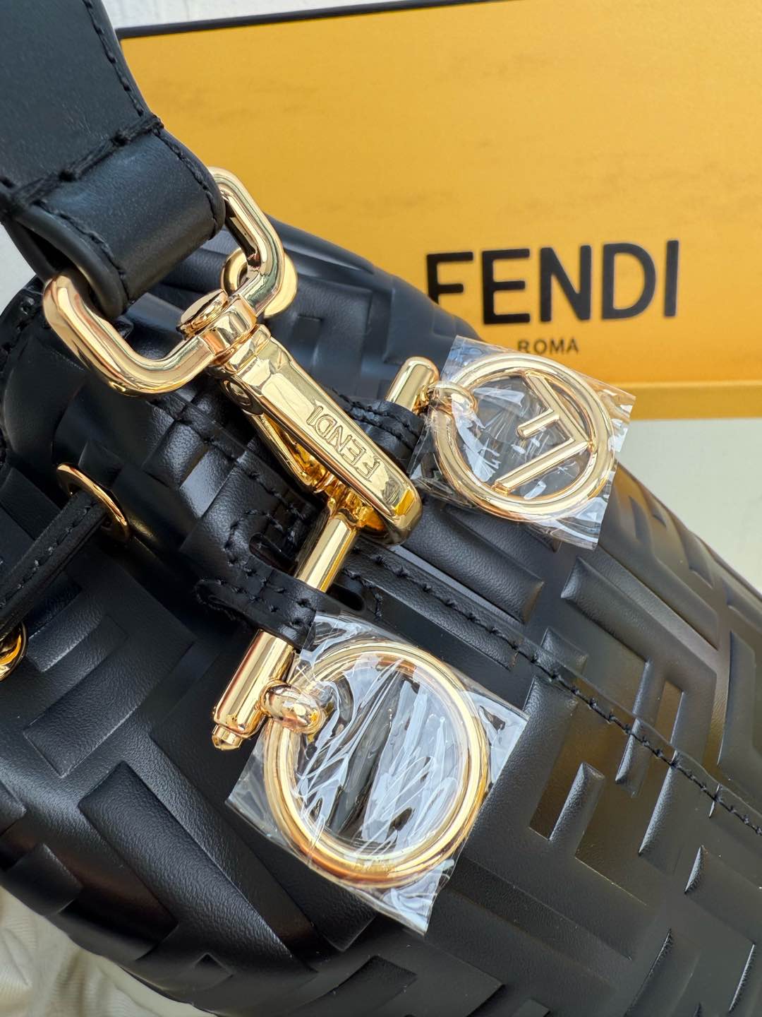 Mon Tresor Bucket Bag