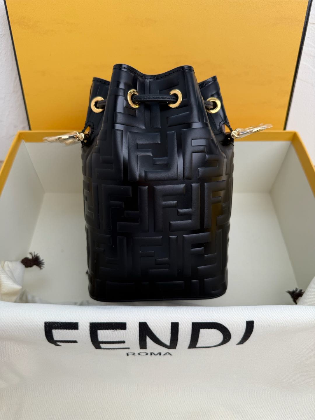 Mon Tresor Bucket Bag