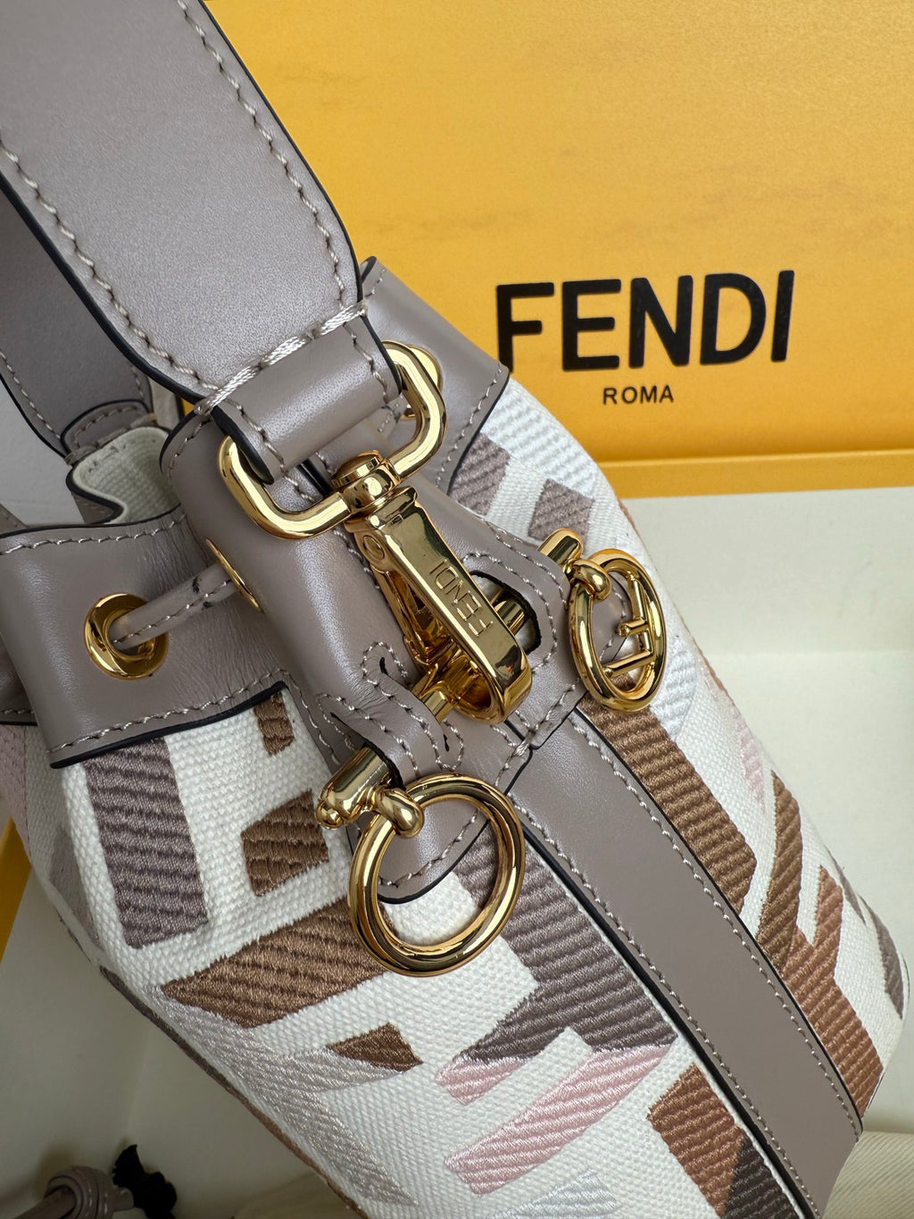 Mon Tresor Bucket Bag