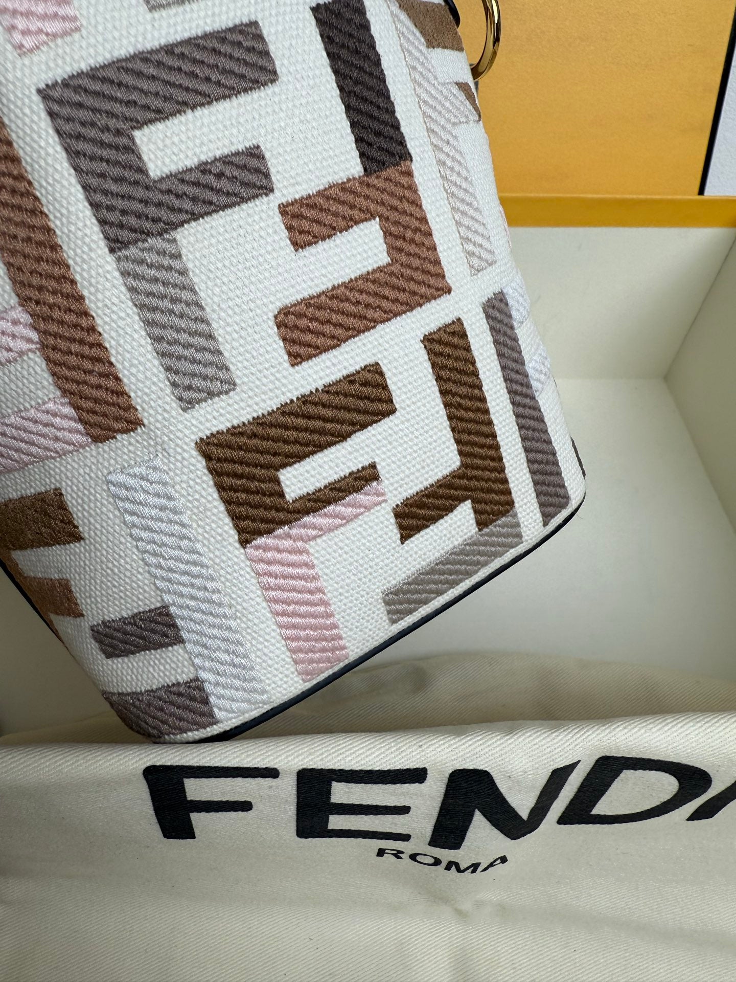 Mon Tresor Bucket Bag