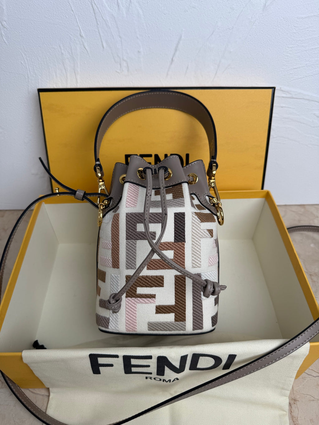 Mon Tresor Bucket Bag