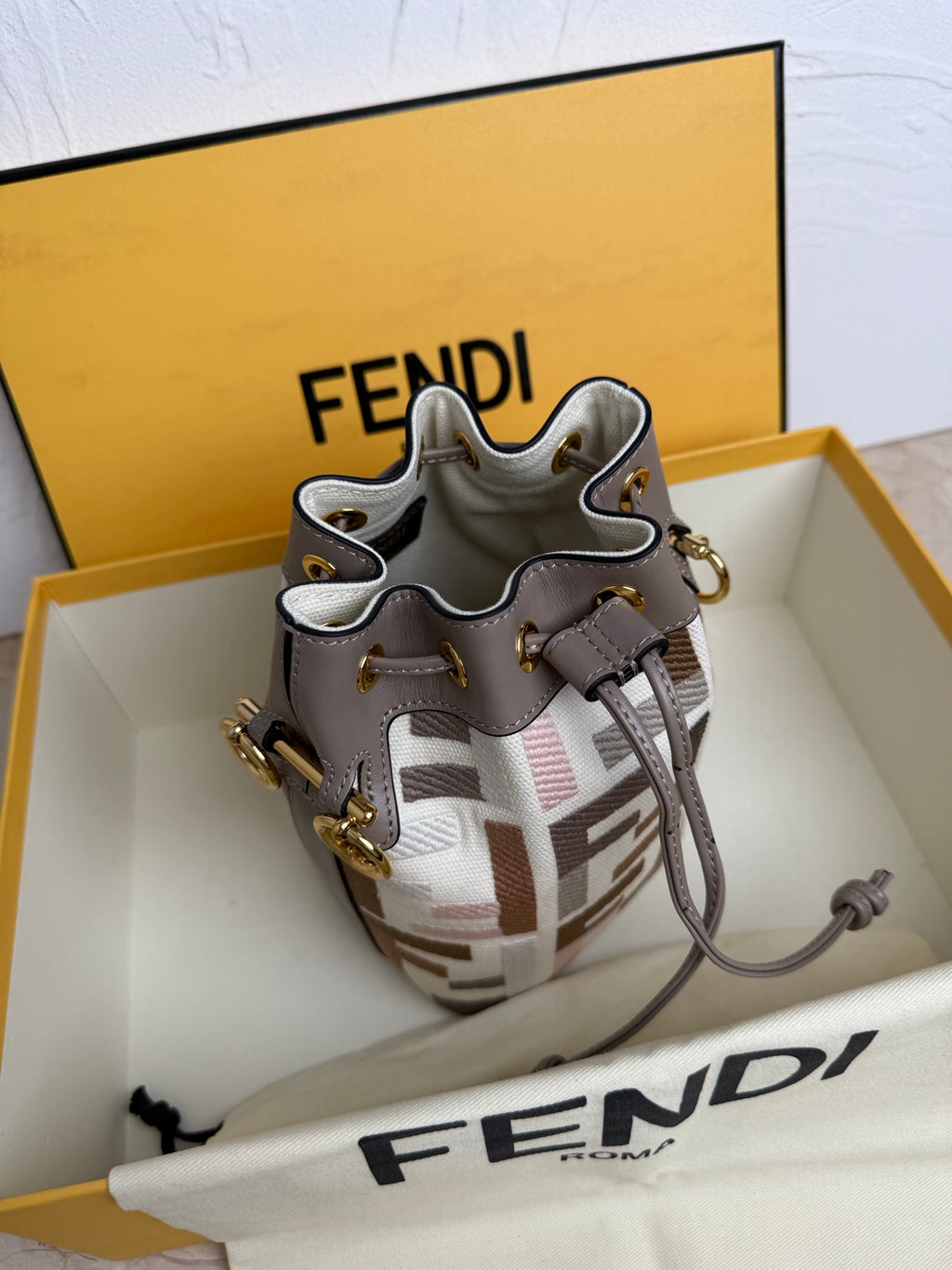 Mon Tresor Bucket Bag