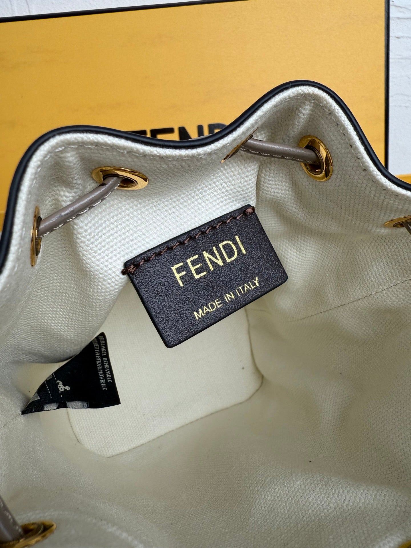 Mon Tresor Bucket Bag