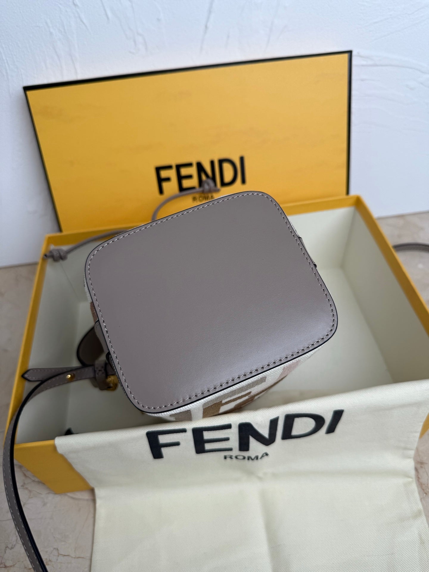 Mon Tresor Bucket Bag