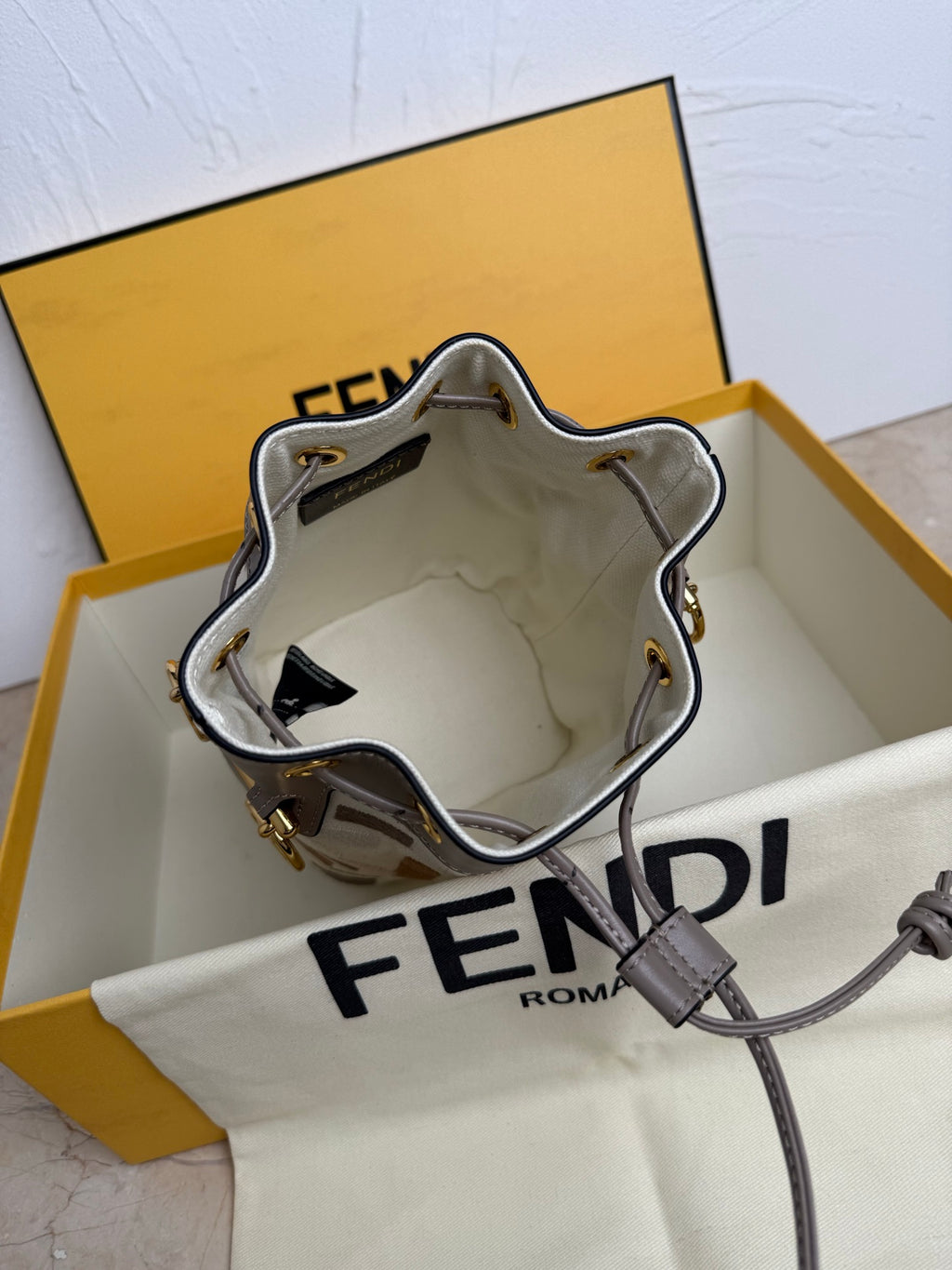 Mon Tresor Bucket Bag