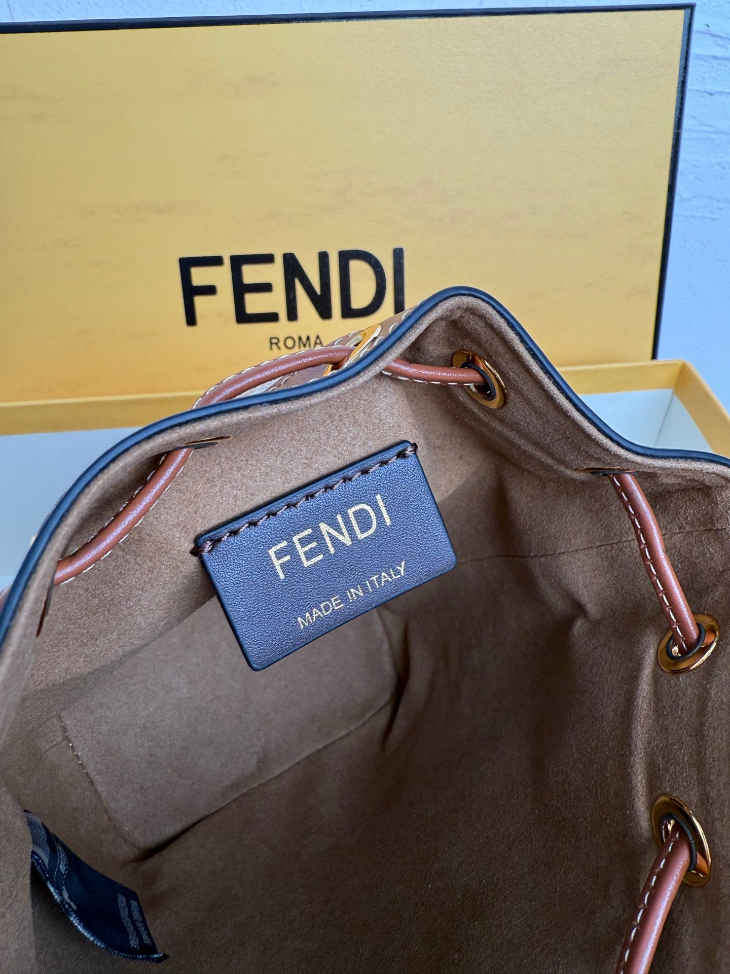 Mon Tresor Bucket Bag